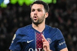 法甲巴黎经欧冠鏖战后战梅斯，30完胜登顶，朗斯能反超吗？