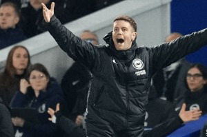 布莱顿主帅气炸！怒喷阿森纳拖延时间：难道以后只能踢50分钟？