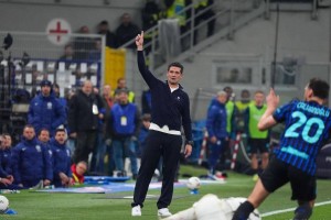 国际米兰3-2逆转尤文图斯，齐沃首次击败意甲传统劲旅，争冠步伐提速