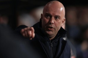 卡拉格最新点评斯洛特：若无缘欧冠，帅位将面临严峻考验