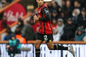 曼联冬窗买中场新增一人选，价格3000万！刚完成43米小贝式吊射