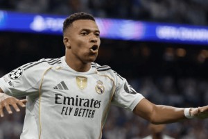 11场9胜！阿隆索太狠了，1.7亿巨星被放替补席，真是奢侈